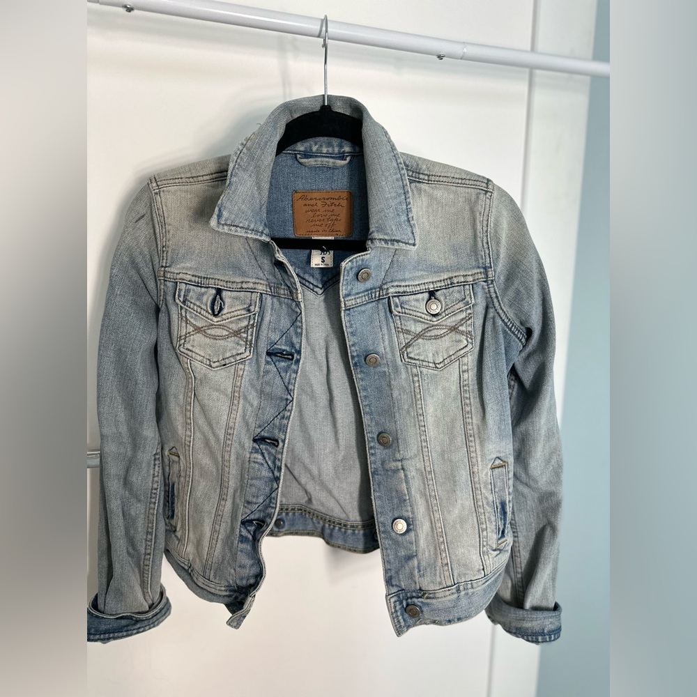 Abercrombie jacket women’s